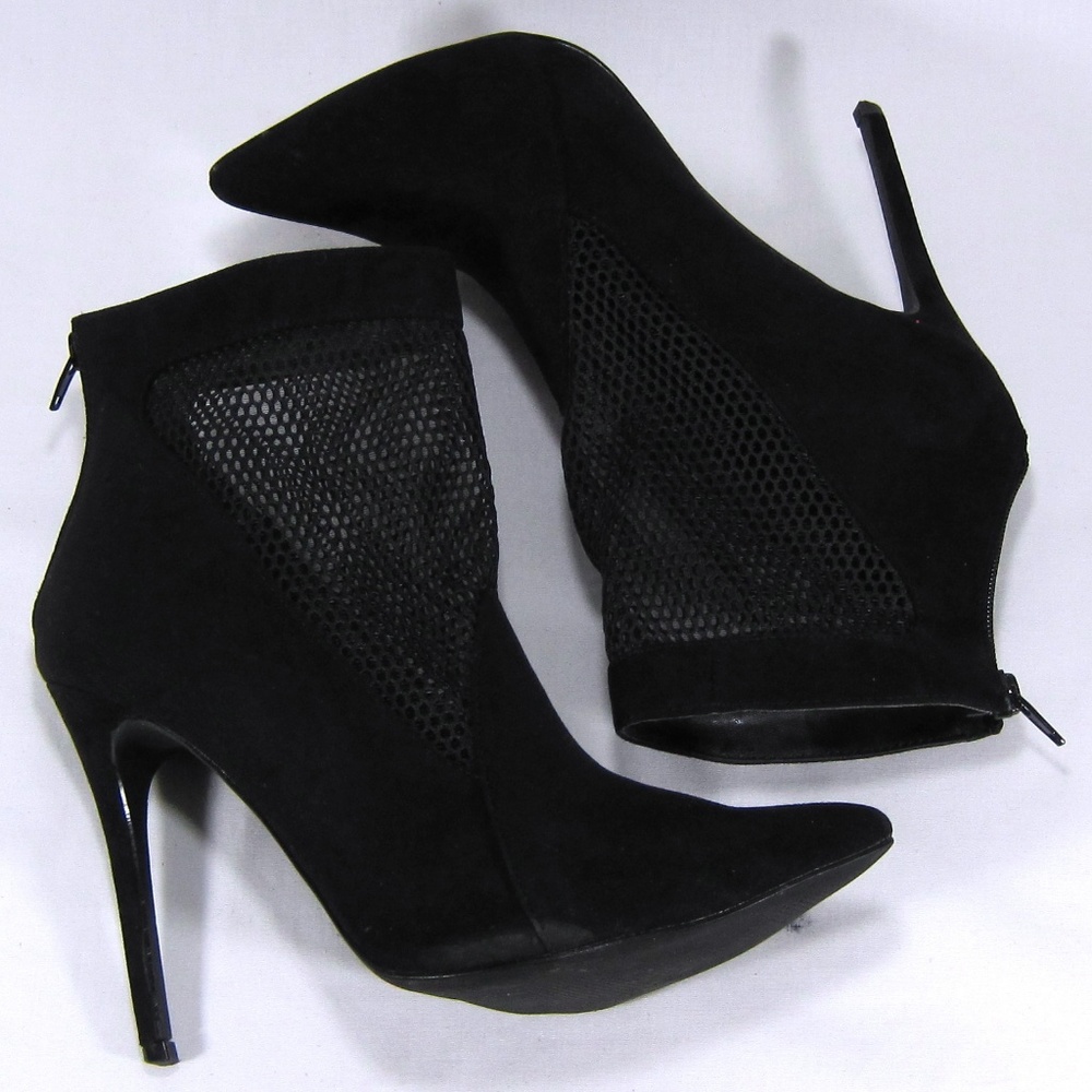 Olivia Ferragamo Black Suede Ankle Booties Sz: 10M - Picture 6 of 8